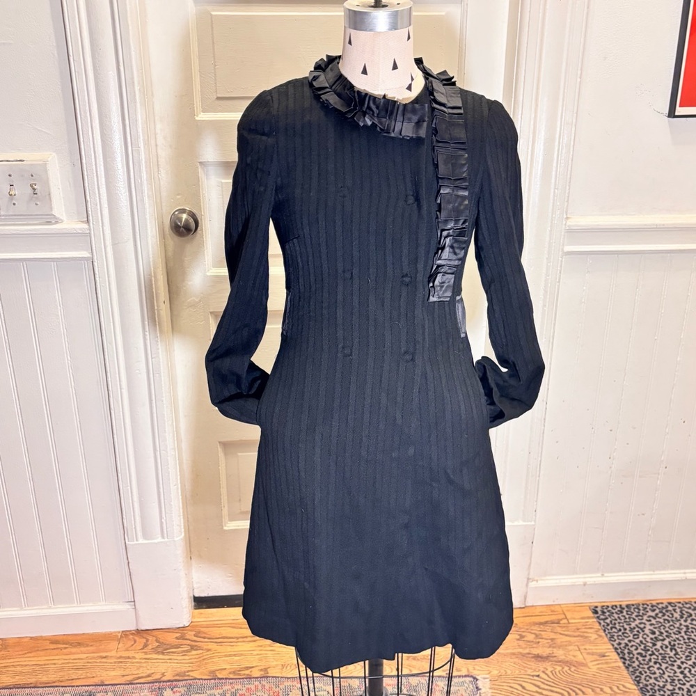 Sophisticated Wool Dress Coat with silk lining By Wyeth - Todd Magill
Black, S